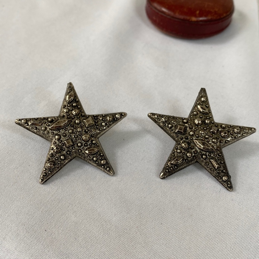 Industrial vibe gunmetal gray star earrings